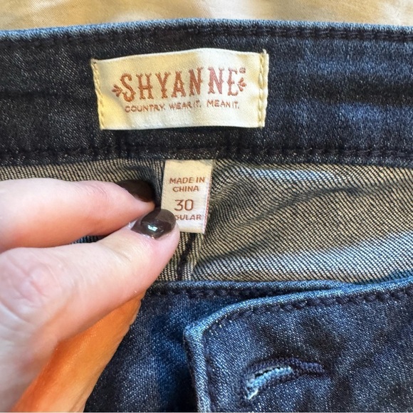 SHYANNE WOMEN'S MR. FLARE STARS & STRIPES FLARE JEANS size 30x34 new w/o tags - Picture 5 of 14